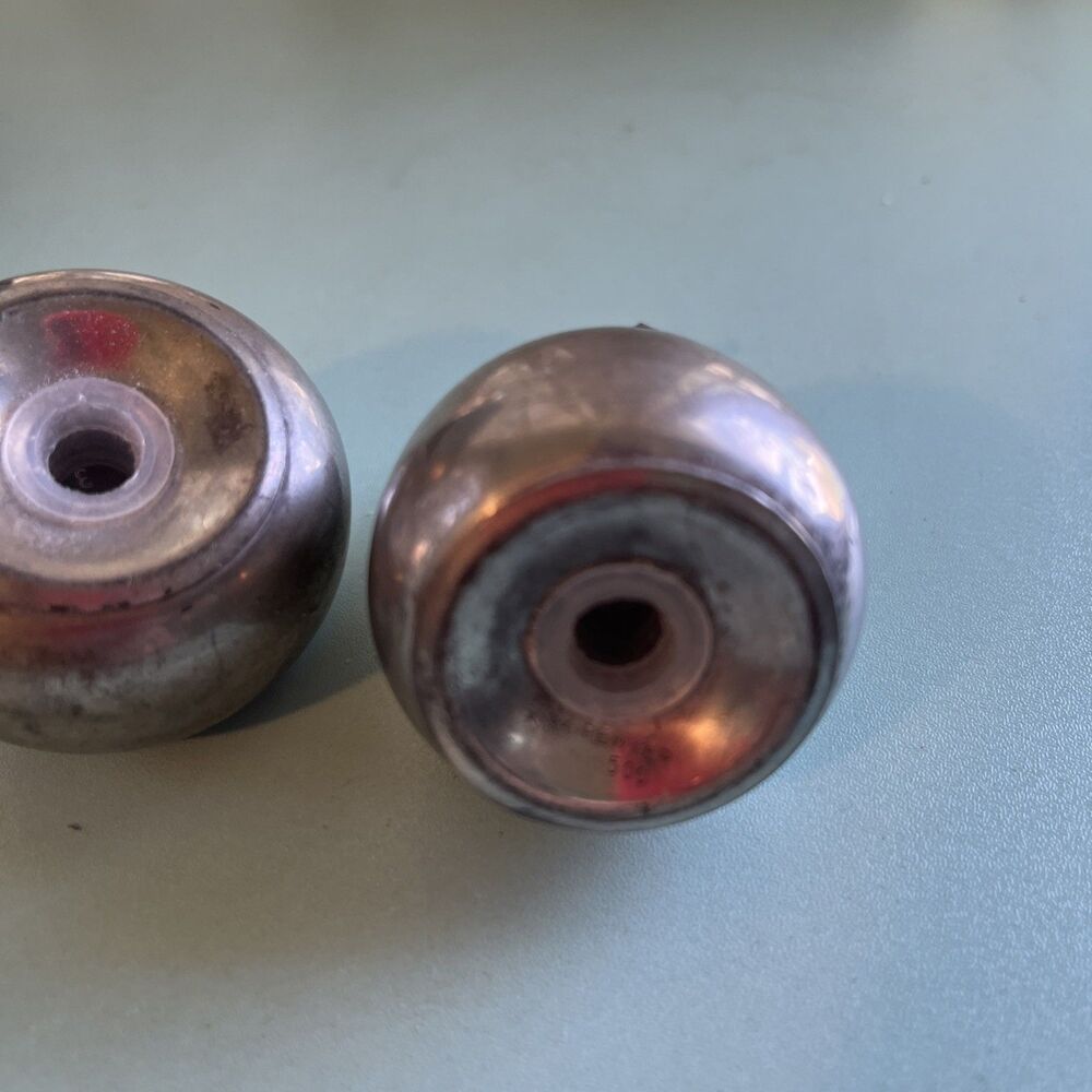 Kirk Stieff Pewter Apple and Pear Salt and Pepper Shakers With Stoppers 1970’s - Picture 6 of 8
